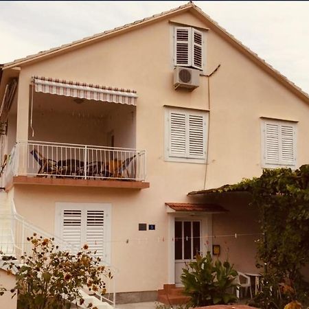Anita Guest House Tivat Exteriör bild
