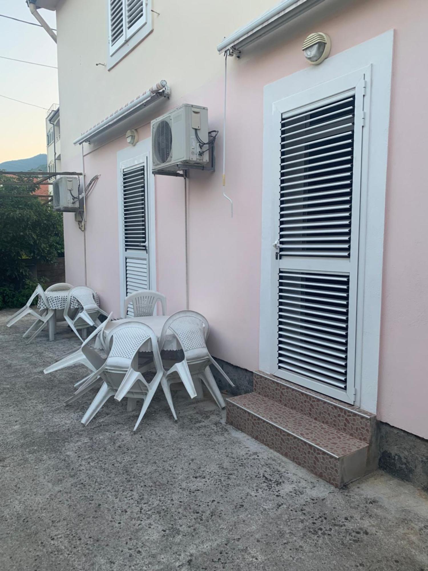 Anita Guest House Tivat Exteriör bild