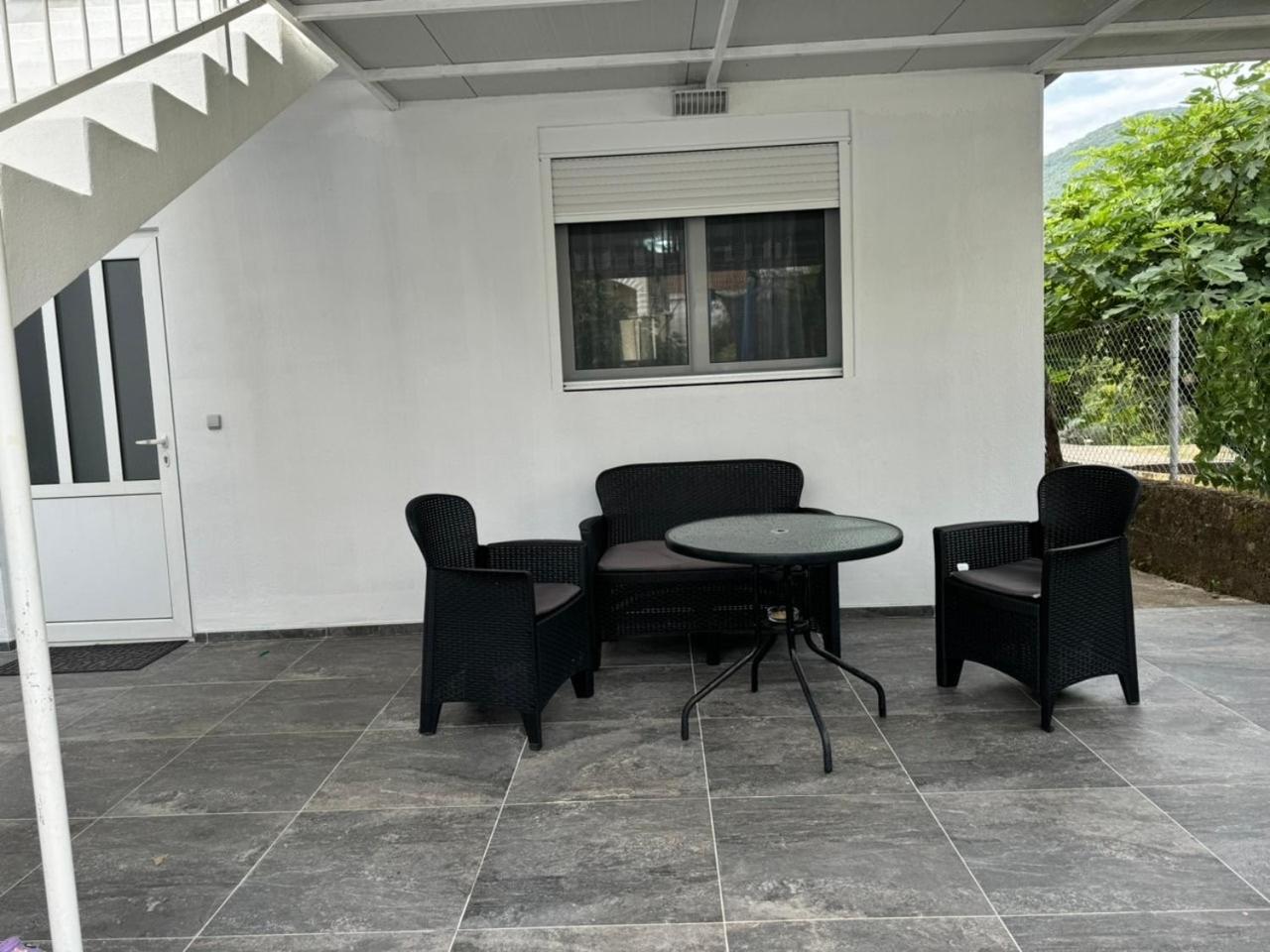 Anita Guest House Tivat Exteriör bild